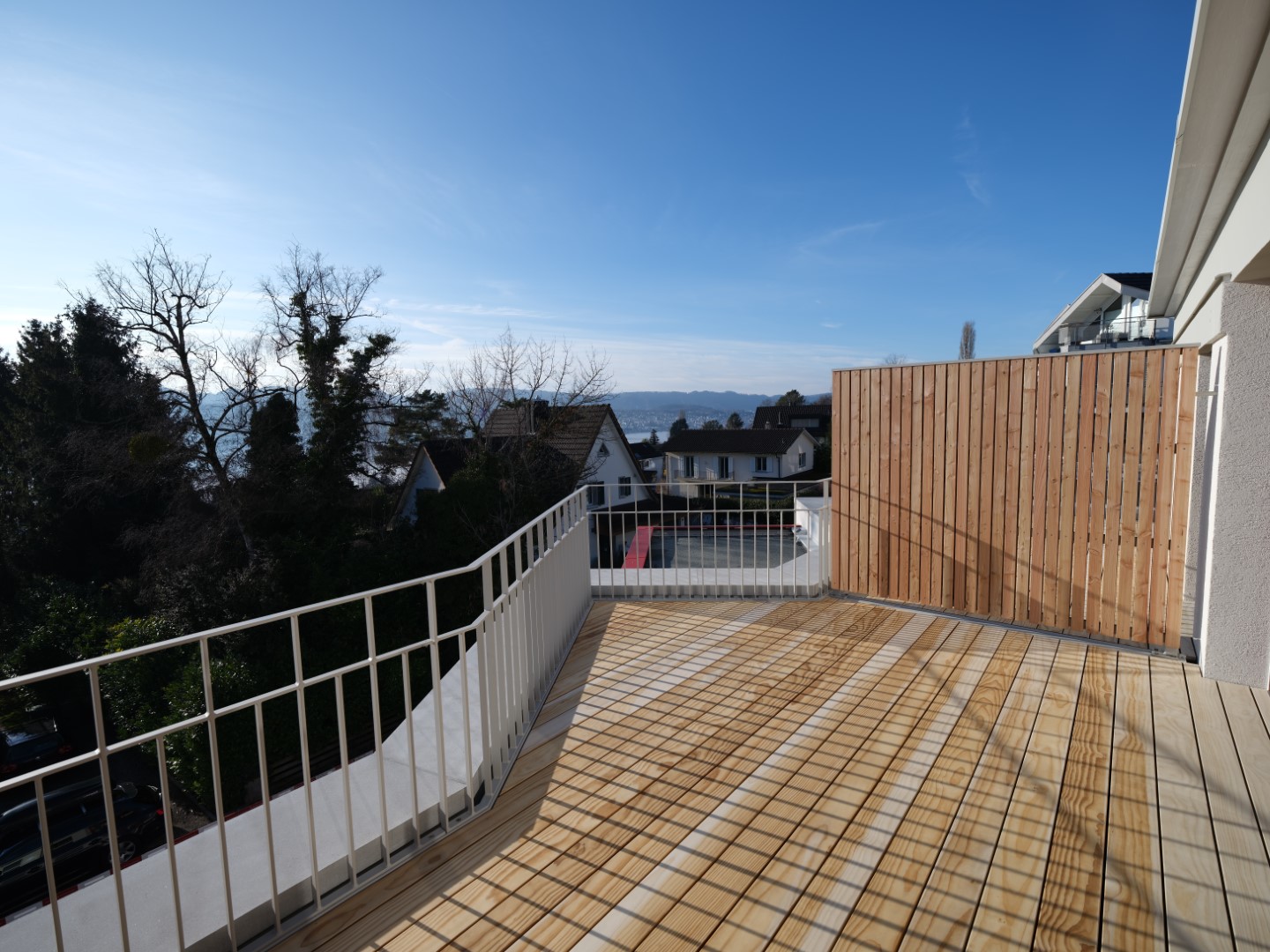 Terrasse mit See- und Alpenblick